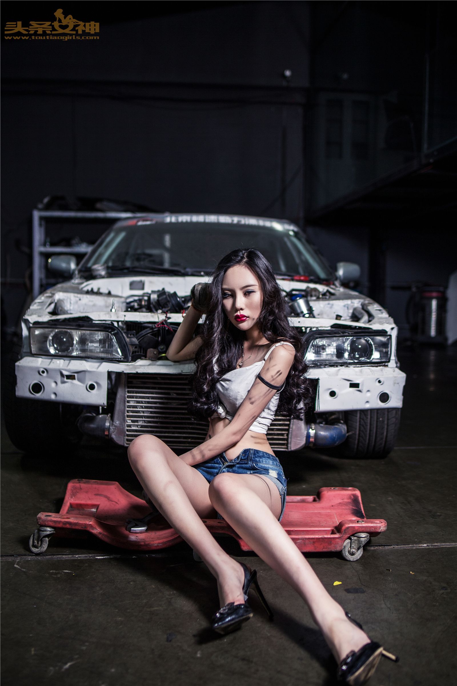 [Toutiaogirls]头条女神 2016.05.06 妖冶美艳OL 米娅